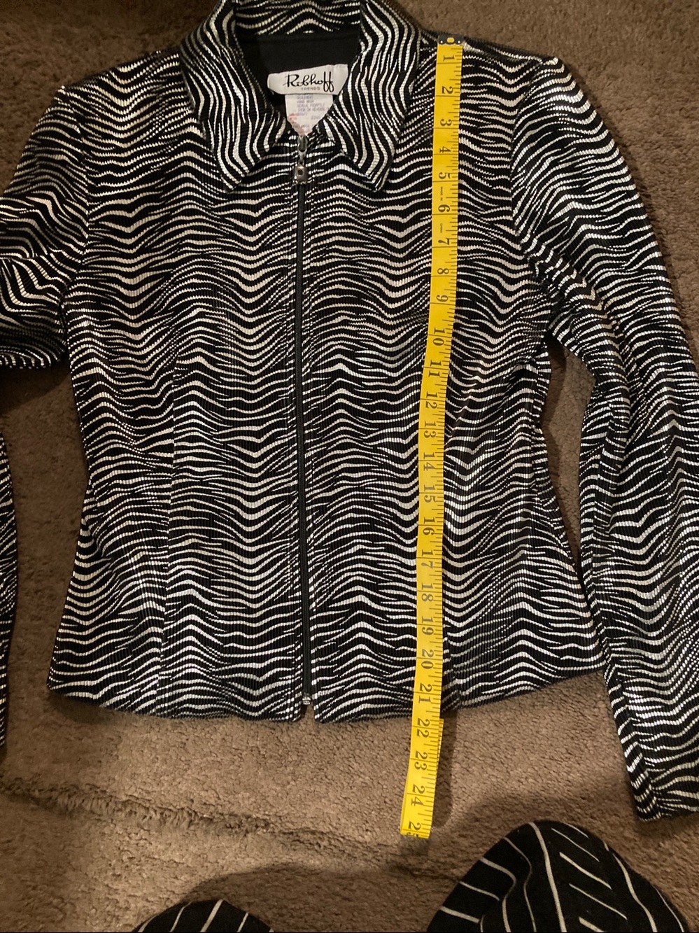 Joseph Ribkoff Womens Metallic Jacket Size 4 Full Zip Silver Ribbed Animal Print - Picture 3 of 7